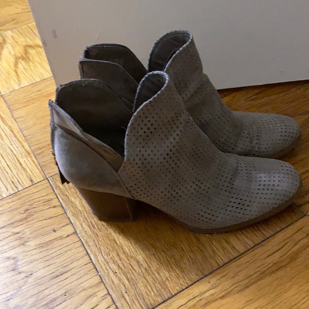 Fergalicious boots women’s size 10